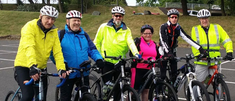 The cyclists under starters orders, from left to right, are: Peter Williams, Gordon Sandford, Tony Farrar, Angie McShane, Chris Bruffell and Steve Walls. The cyclists under starters orders, from left to right, are: Peter Williams, Gordon Sandford, Tony Farrar, Angie McShane, Chris Bruffell and Steve Walls.