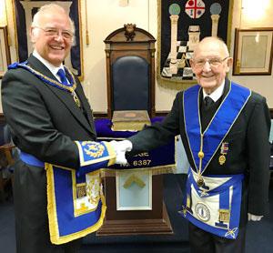 David (left) congratulates Ben Wilson on achieving 50 years in Masonry. David (left) congratulates Ben Wilson on achieving 50 years in Masonry.