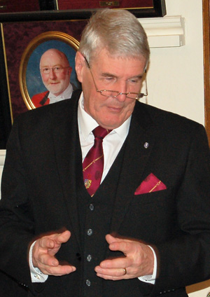 Paul Renton responding to the toast to the grand officers. Paul Renton responding to the toast to the grand officers.