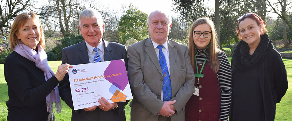 Pictured from left to right, are: Lorraine Charlesworth, Chris Blackwell, Jeff Lucas and two other members of the hospice fund raising team, Emily Bate and Emma Jacovelli. Pictured from left to right, are: Lorraine Charlesworth, Chris Blackwell, Jeff Lucas and two other members of the hospice fund raising team, Emily Bate and Emma Jacovelli.