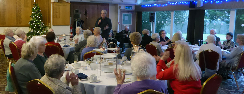 Guests joined in the singing with Alan. Guests joined in the singing with Alan.