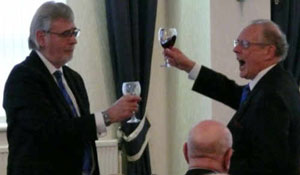 The master’s song being performed by Ian Cuerden (right) to Howard Linaker.