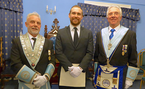 Pictured from left to right, are: Stephen Robinson, Harry Robinson and Harry s’ seconder Eric Binks. Pictured from left to right, are: Stephen Robinson, Harry Robinson and Harry s’ seconder Eric Binks.