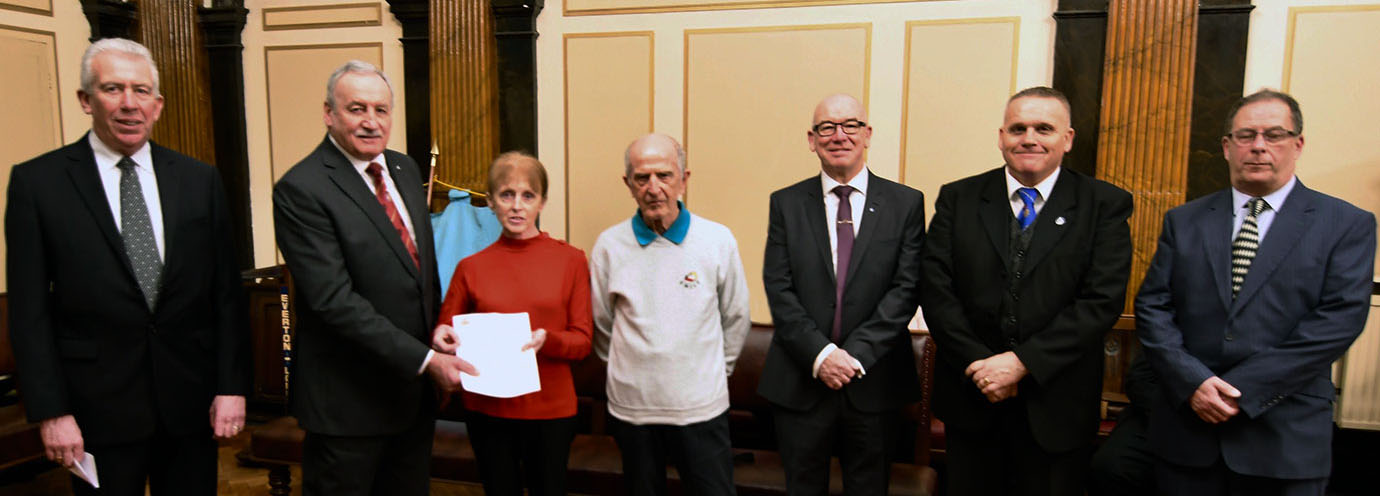 Pictured from left to right, are: Mark Matthews, Sam Robinson, the two representatives from SMILE and golfers Phil Pattulo, Geoff Brown and Tommy Walsh. Pictured from left to right, are: Mark Matthews, Sam Robinson, the two representatives from SMILE and golfers Phil Pattulo, Geoff Brown and Tommy Walsh.