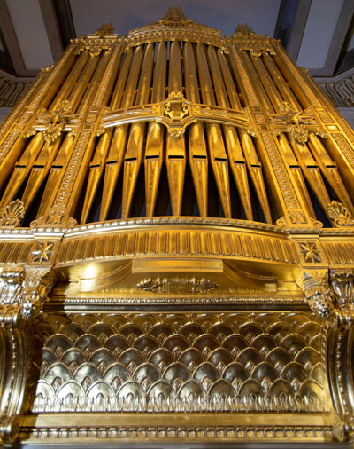 The magnificent Willis pipe organ. The magnificent Willis pipe organ.