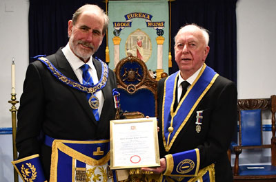 Frank Umbers (left) and David Gornall with his jubilee certificate.