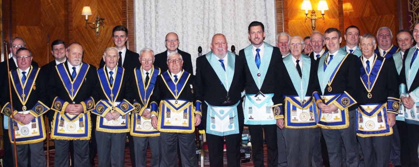 The brethren of Adelphi Lodge. The brethren of Adelphi Lodge.