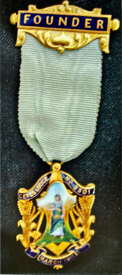 Ceres Lodge founder’s jewel. Ceres Lodge founder’s jewel.