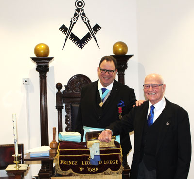 WM Shaun Brookfield (left) and DC Roy Eaton preparing for the installation. WM Shaun Brookfield (left) and DC Roy Eaton preparing for the installation.