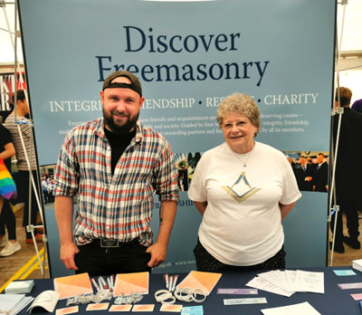 Dave Parker and Angela Seed ready to engage with the Freshers.