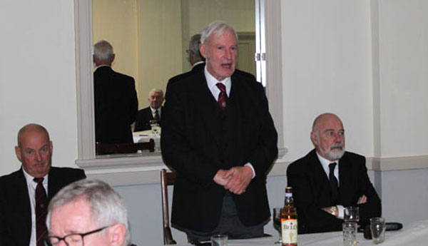 Alan thanks the companions and guests. Alan thanks the companions and guests.