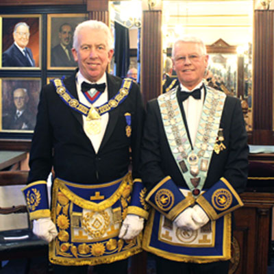 Mark Matthews (left) with Andrew Thompson. Mark Matthews (left) with Andrew Thompson.