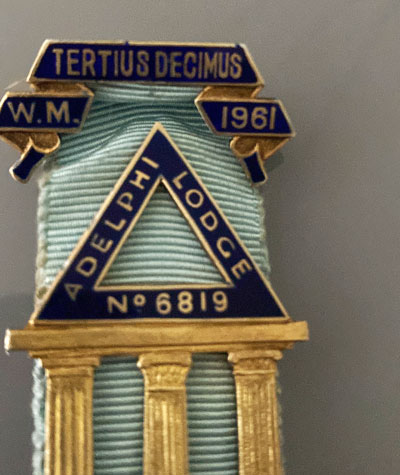 The 13th past master’s jewel, tertius decimus. The 13th past master’s jewel, tertius decimus.