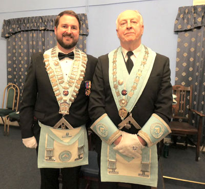 Installing master Michael Daly (left) with new WM Colin Skelland. Installing master Michael Daly (left) with new WM Colin Skelland.