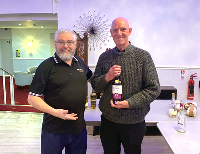 Winner of the first prize, The Glenlivet with David Rigby (left). Winner of the first prize, The Glenlivet with David Rigby (left).
