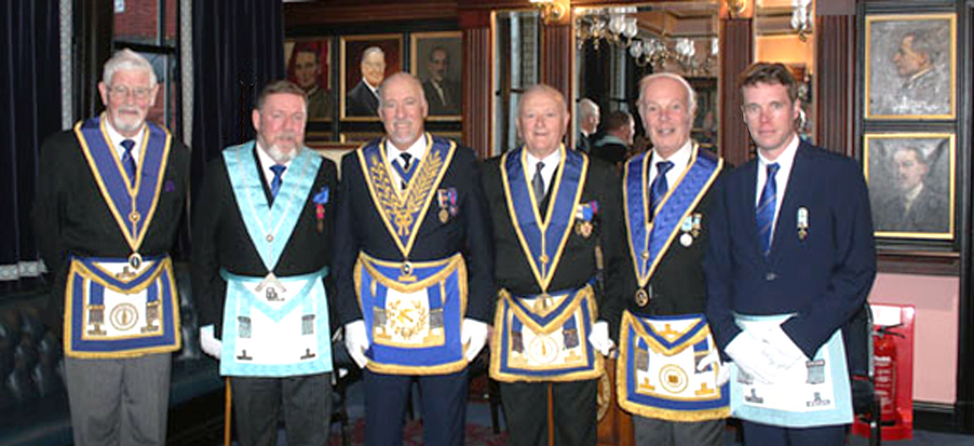 The visiting brethren from Sussex (Eastbourne) with Roger Phillips (second left).