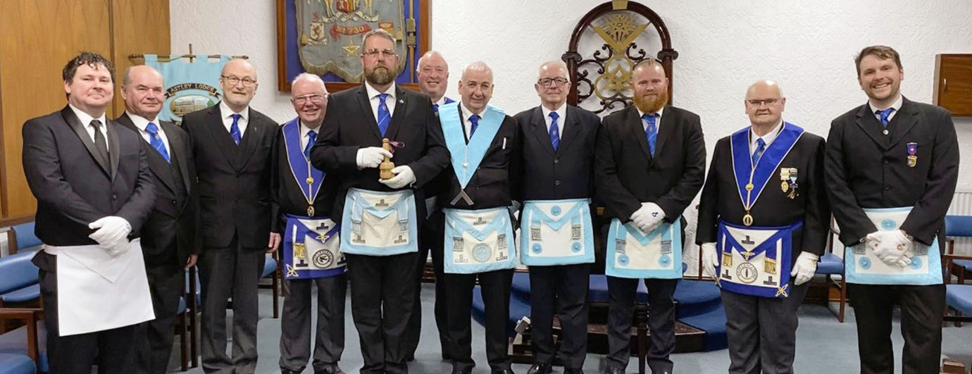 Paul Wilkinson (centre) with Daniel Grime and his members who claimed the gavel. Paul Wilkinson (centre) with Daniel Grime and his members who claimed the gavel.