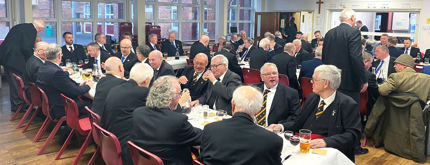 Freemasons and non-Masons enjoying their evening. Freemasons and non-Masons enjoying their evening.