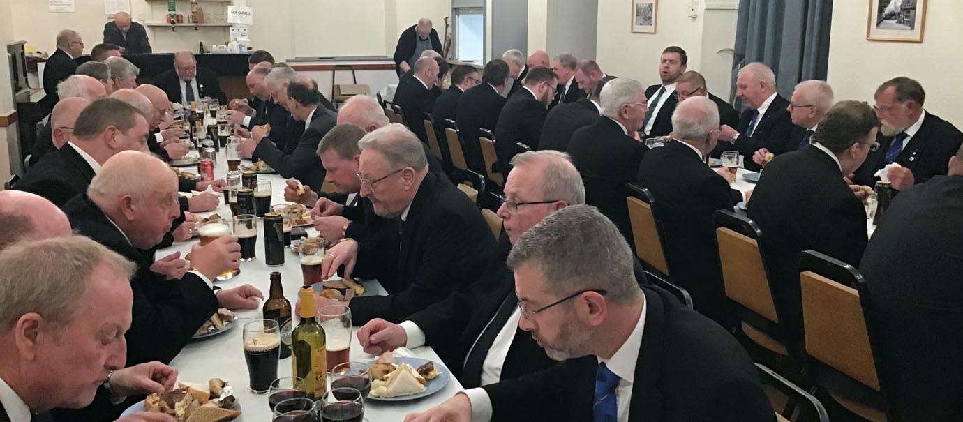 Brethren enjoying the buffet. Brethren enjoying the buffet.