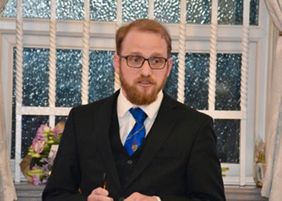 Lewis Redhead proposes the toast to his dad. Lewis Redhead proposes the toast to his dad.