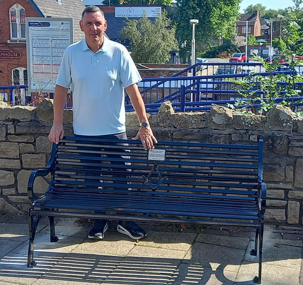 Eddie Wilkinson with the bench. Eddie Wilkinson with the bench.