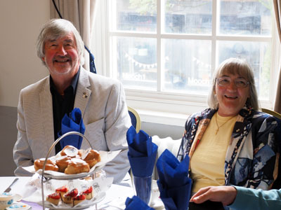 Bill Hembrow with his wife Ann, enjoying their meal. Bill Hembrow with his wife Ann, enjoying their meal.