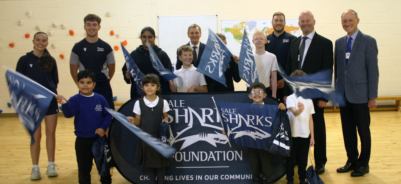 After the session excitedly waving their flags, posing with helpers and visitors. After the session excitedly waving their flags, posing with helpers and visitors.
