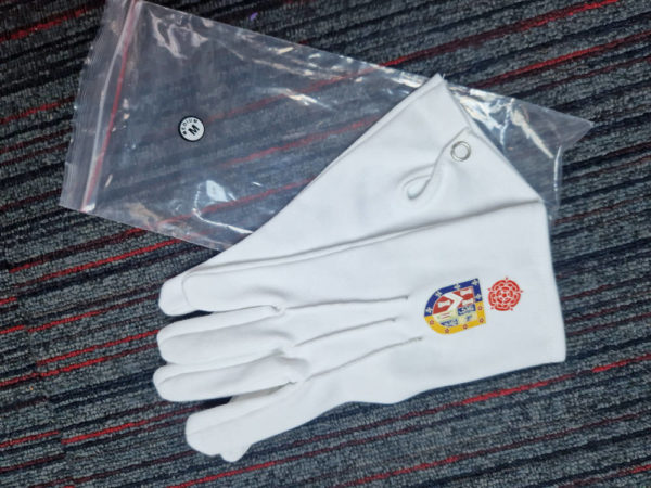 WEST LANCASHIRE WHITE COTTON GLOVES WITH COAT OF ARMS – MEDIUM