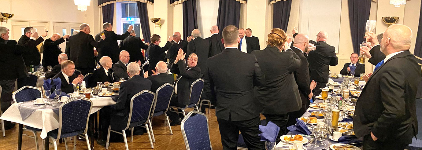 Visiting brethren returning the masters thanks to them for attending his installation 