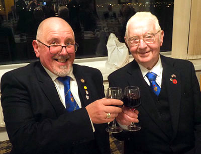 Len Wiseman (left) takes wine with Keith Jackson.
