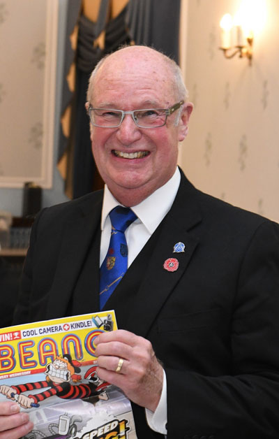 Arthur Waine with the Beano Arthur Waine with the Beano