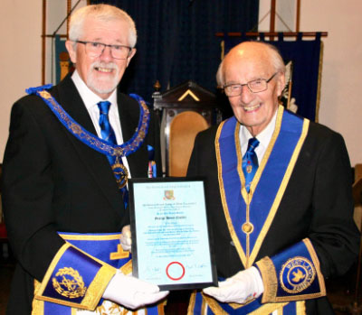 David Barr (left) with George Coulter. David Barr (left) with George Coulter.